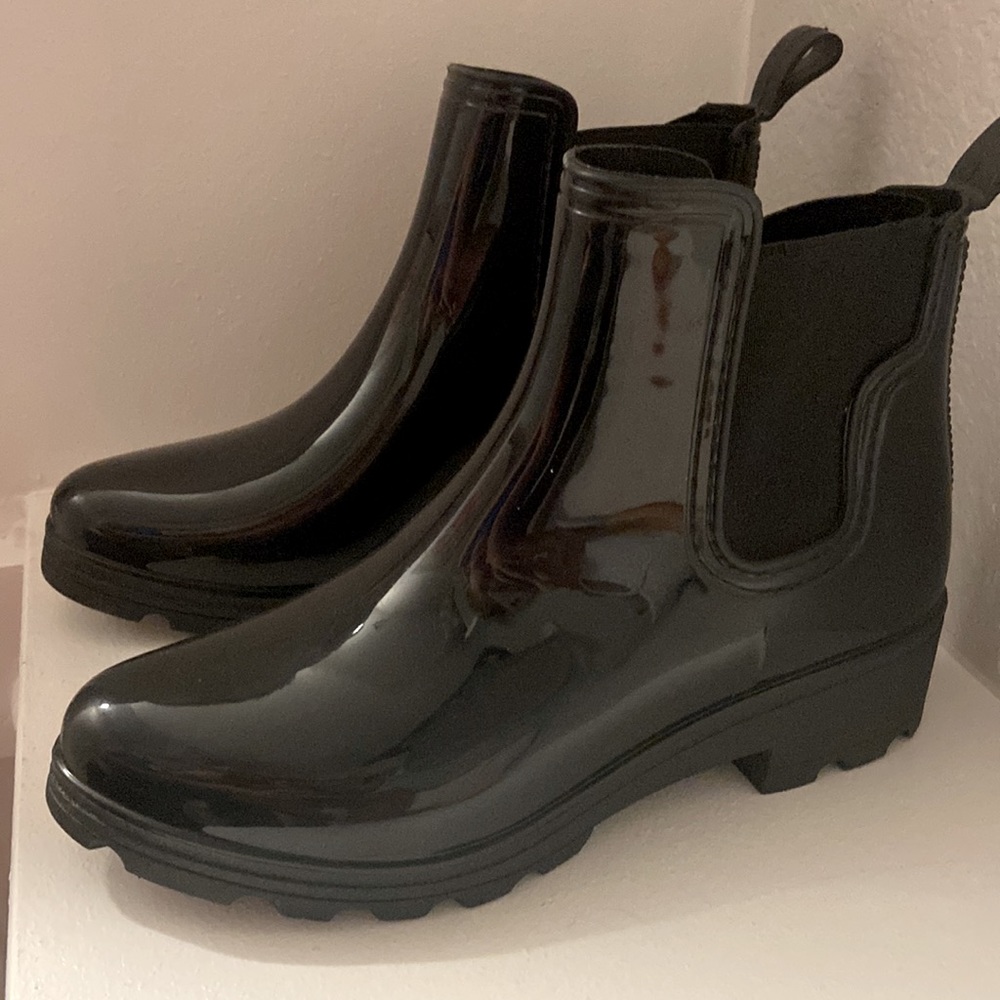 Capelli Of NY- Chunky Black Boots